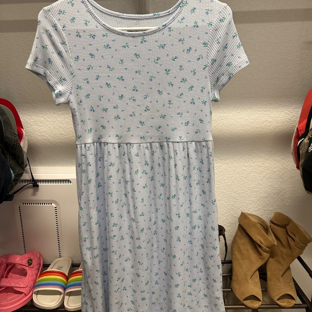 Random dresses - Picture 5 of 16